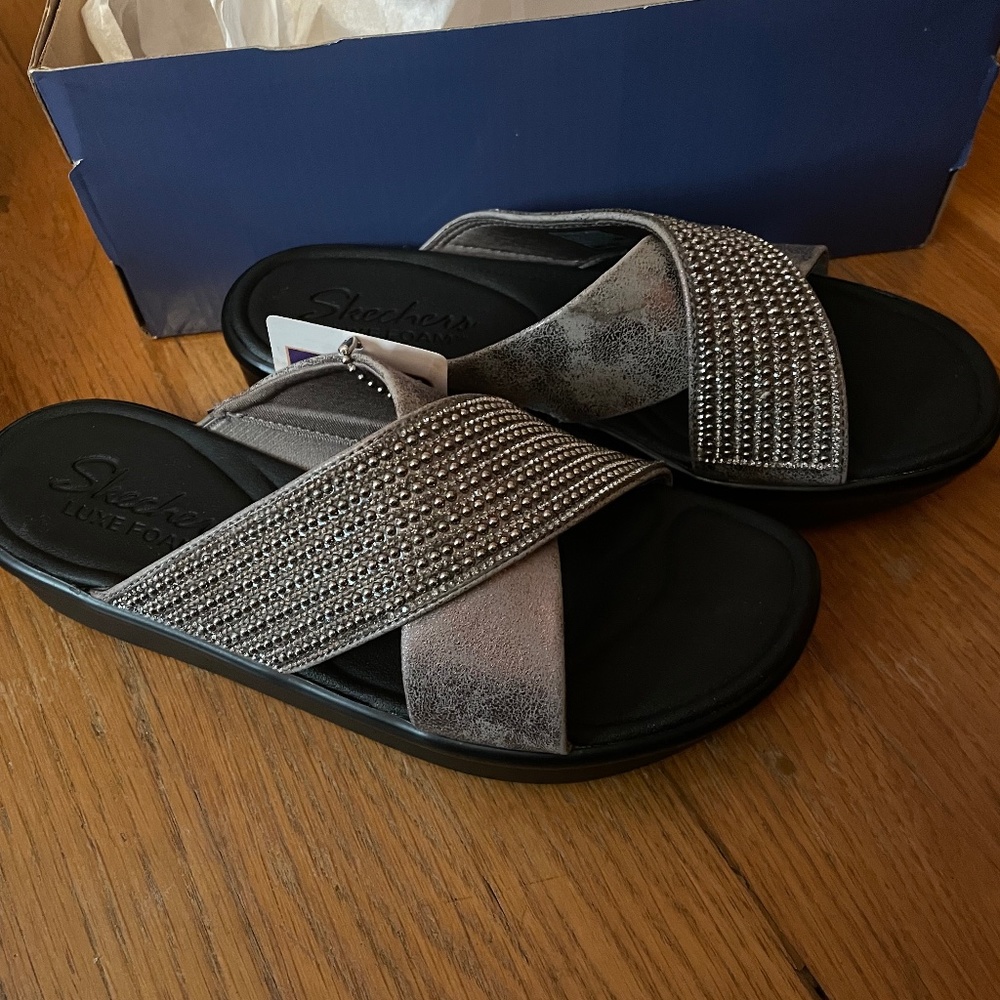 ✨NEW Skechers Luxe Sandal (Relaxed Step) Summer Scorcher✨